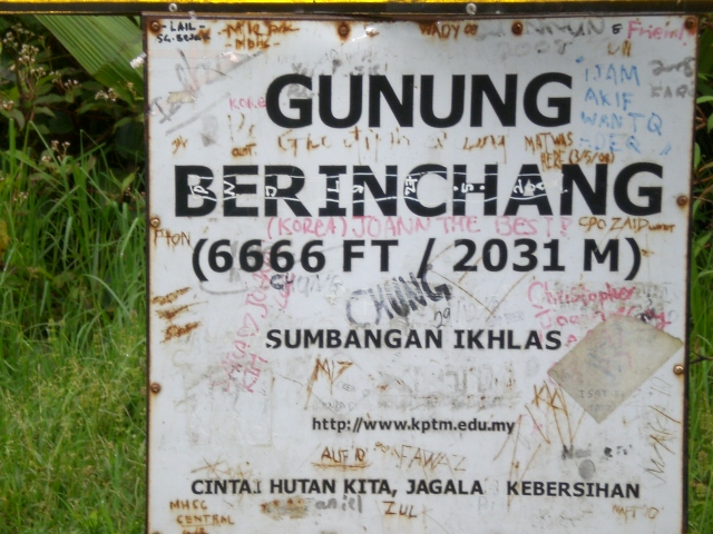 Sign on top of Gunung Brinchang, Cameron Highlands