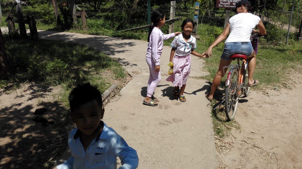 Meeting local kids in Kratie Cambodia